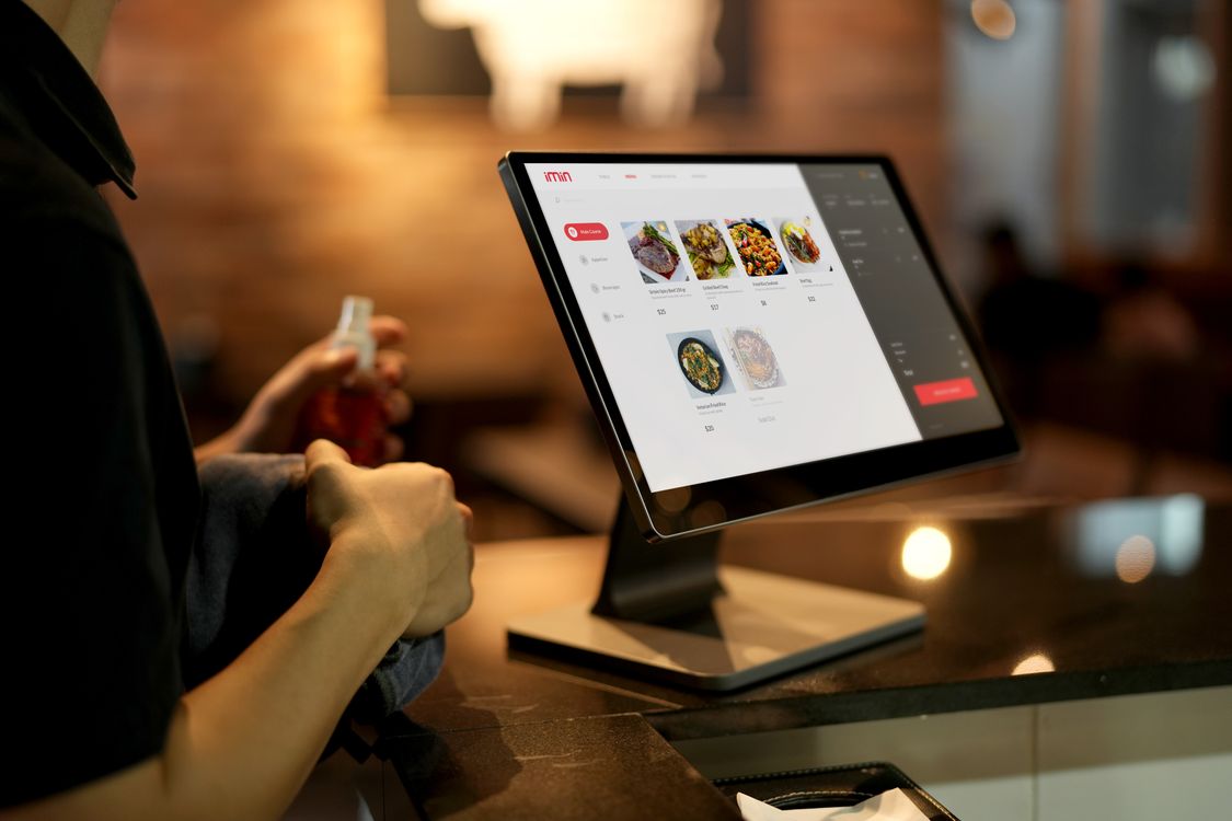 Sistem POS kasir modern untuk toko retail dan UMKM